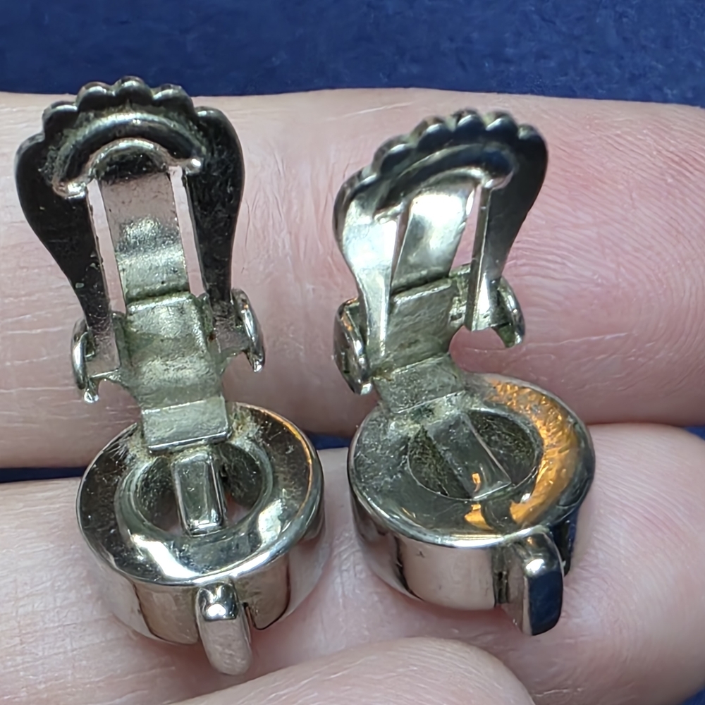 Vintage Modernist Circle Clip On Earrings Silver Tone 885 - Picture 3 of 4